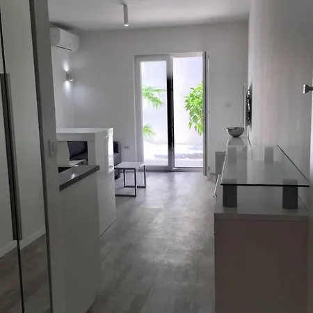 White Studio Opatija Daire *